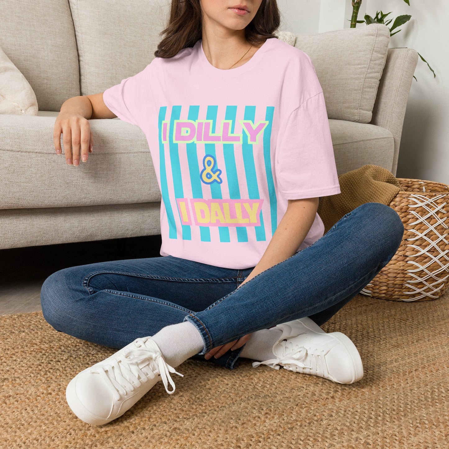 Dilly Dally Tee